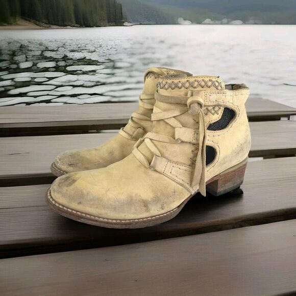 Freebird by Steven Surge Beige Distressed Cutout US 10 western Ankle Boots - Picture 1 of 10